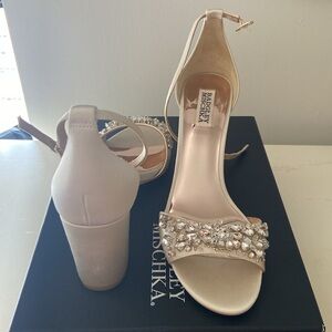 Size 9 Badgley Mischa Tempest Ivory Satin